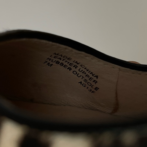 Michael Kors Zebra Print Pointy Toe Size 7 Pony Hair Exterior.Color: Black/White - Picture 4 of 6